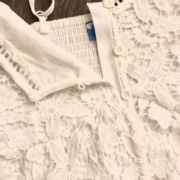 White Laced Button-Up Tank - Picture 2 of 3